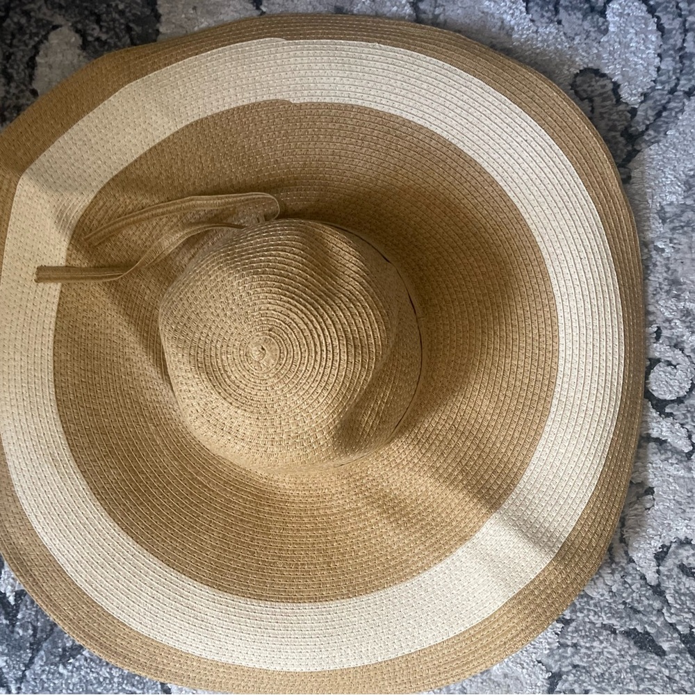 Floppy Beach Hat - image 4
